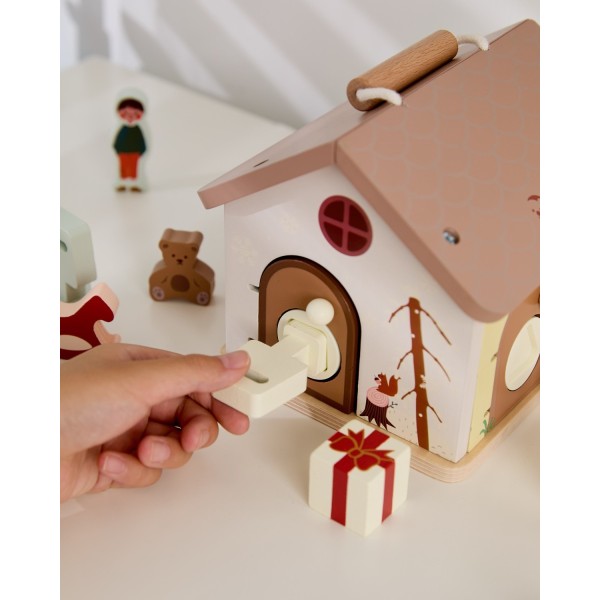 Classic World |  Ξύλινο Σπίτι με Κλειδαριές